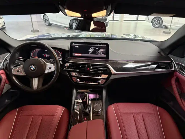 BMW 5 Series — Фото автомобиля 13