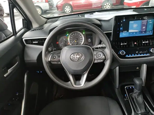 Toyota Corolla Cross — Фото автомобиля 10