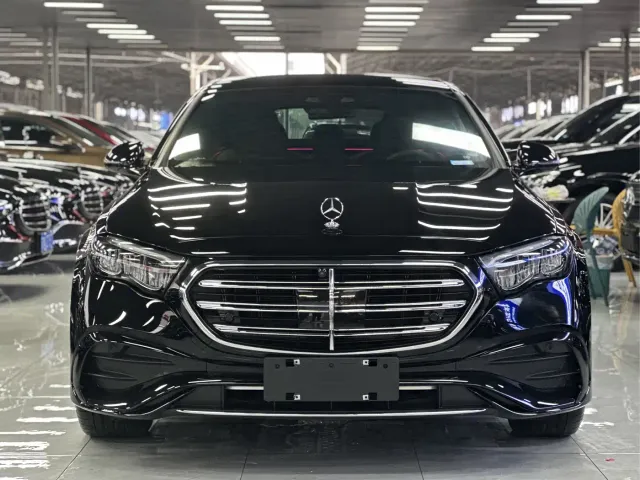 Mercedes-Benz E-Class — Фото автомобиля 2