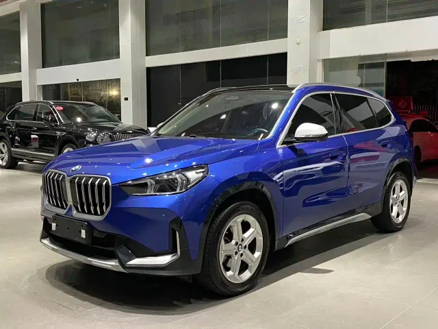 Фотография автомобиля — BMW X1
