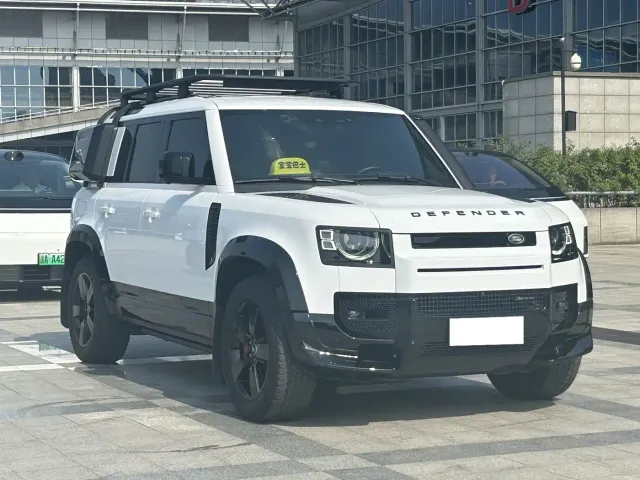 Land Rover Defender — Фото автомобиля 3