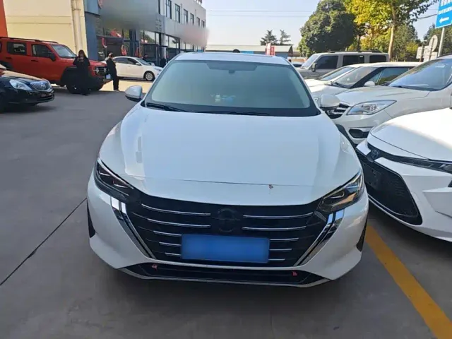 Nissan Sylphy — Фото автомобиля 2
