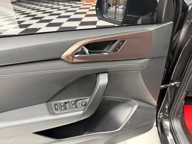 Volkswagen Tharu — Фото автомобиля 6