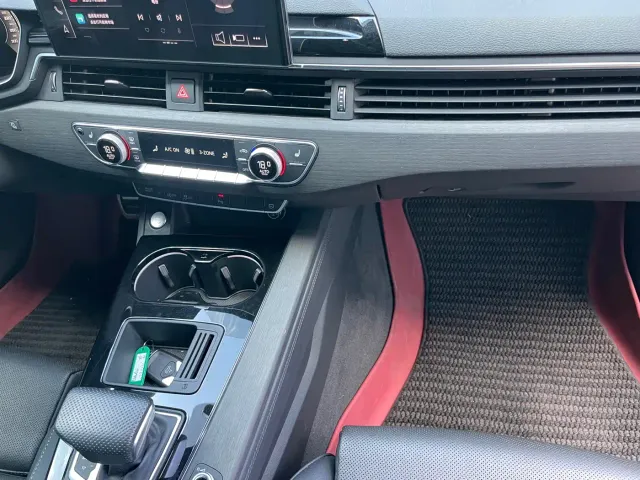 Audi A4L — Фото автомобиля 24