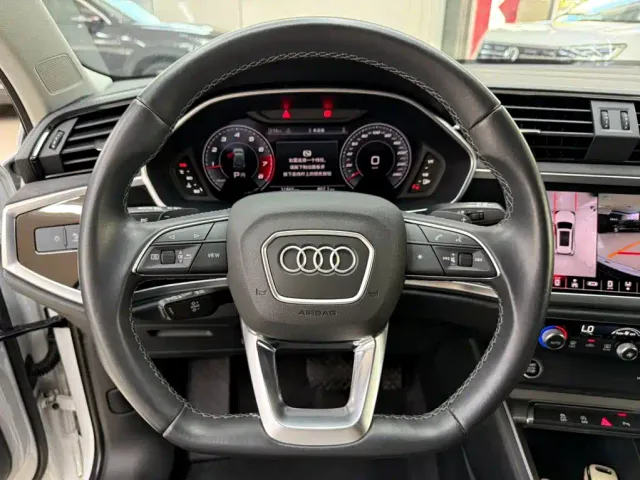 Audi Q3 — Фото автомобиля 12