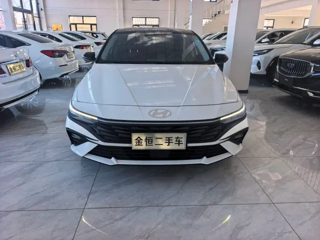 Hyundai Elantra — Фото автомобиля 2