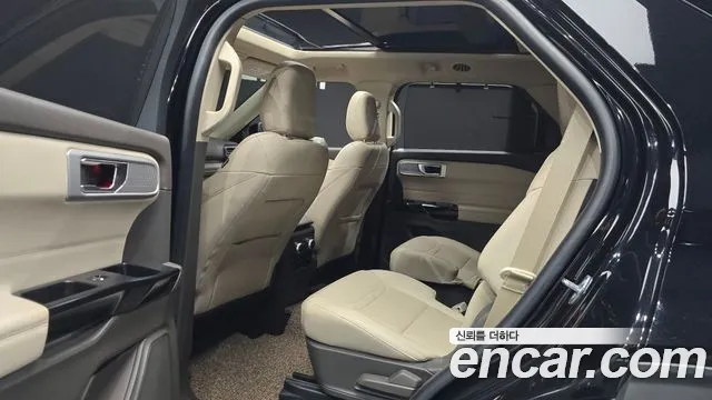 Ford Explorer Explorer 6 поколение 3.0 Platinum 4WD — Фото автомобиля 12
