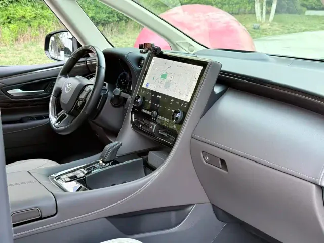 Toyota Alphard — Фото автомобиля 6