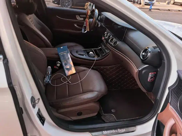 Mercedes-Benz E-Class — Фото автомобиля 8