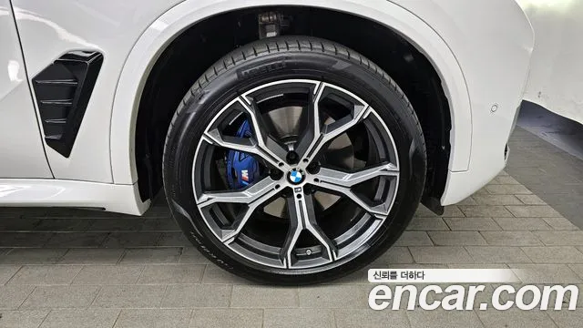 BMW X5 xDrive 40i M Sport — Фото автомобиля 18