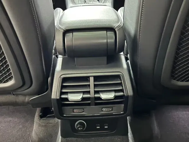 Audi Q3 — Фото автомобиля 8