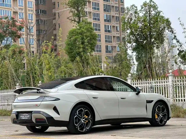 Xiaomi SU7 — Фото автомобиля 8