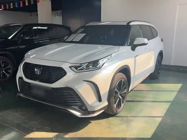 Фотография автомобиля — Toyota Crown Kluger
