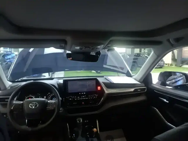 Toyota Highlander — Фото автомобиля 17