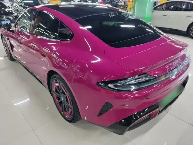 Xiaomi SU7 — Фото автомобиля 4