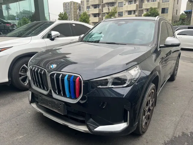 Фотография автомобиля — BMW X1