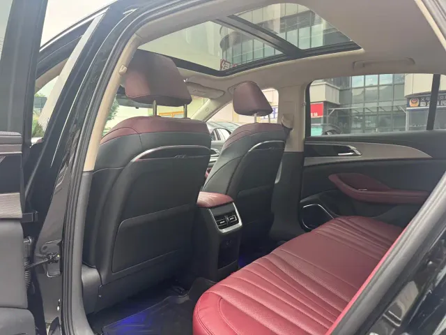 Hongqi H5 — Фото автомобиля 13