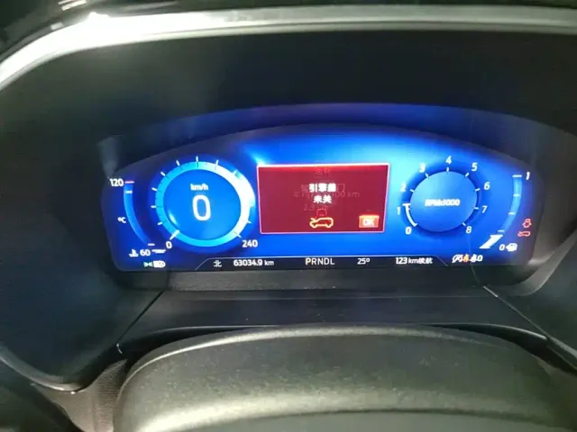 Ford Escape — Фото автомобиля 11