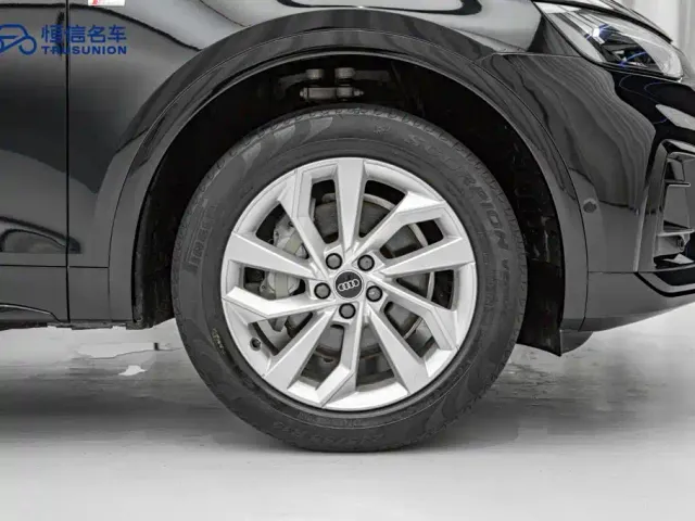 Audi Q5L — Фото автомобиля 11