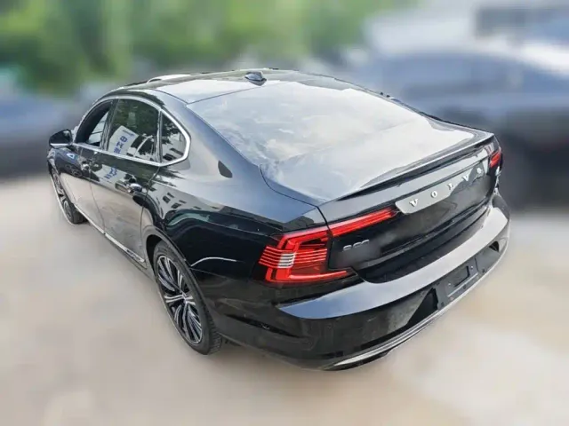 Volvo S90 — Фото автомобиля 6