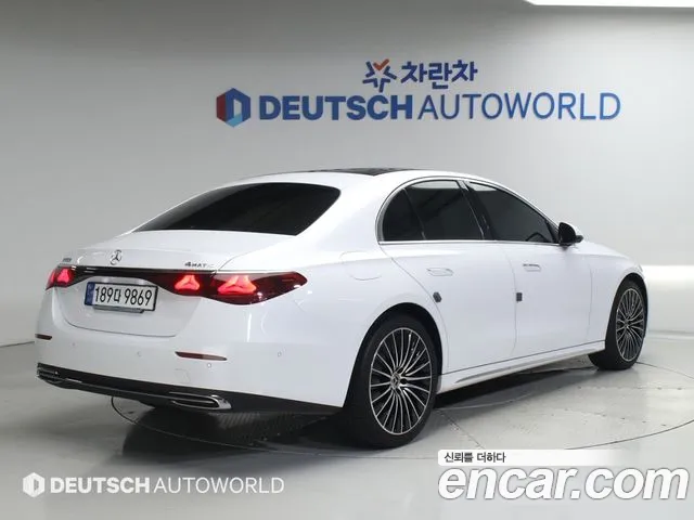 Mercedes-Benz E-Class — Фото автомобиля 2
