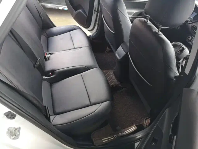 Hyundai Elantra — Фото автомобиля 16