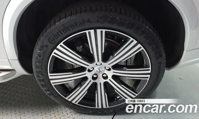 Volvo XC90 — Фото автомобиля 5