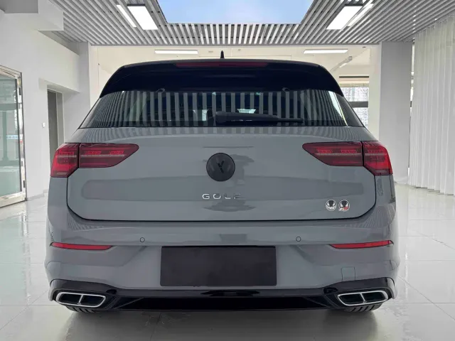 Volkswagen Golf — Фото автомобиля 5