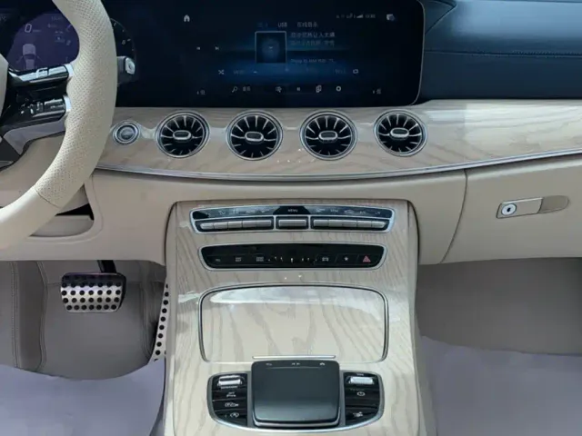Mercedes-Benz E-Class — Фото автомобиля 13