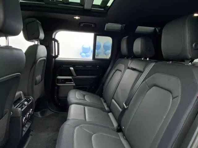 Land Rover Defender — Фото автомобиля 29