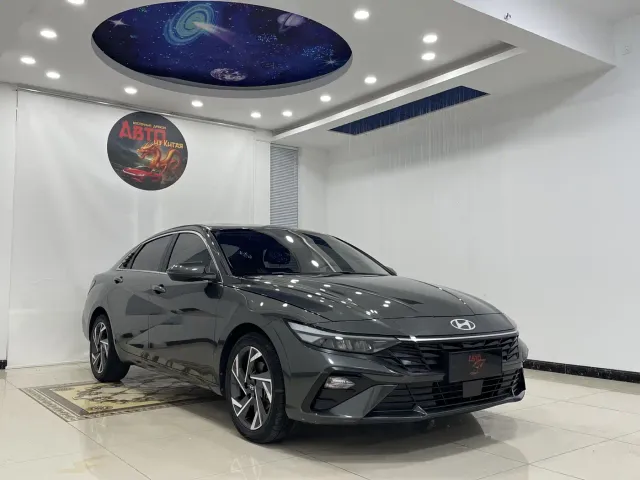 Hyundai Elantra — Фото автомобиля 3