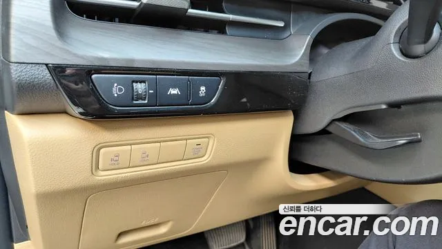 Kia Carnival Generation 4 — Фото автомобиля 27
