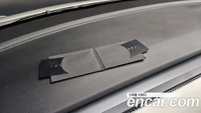 Tesla Model Y — Фото автомобиля 23