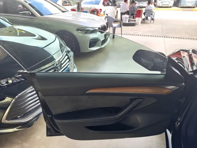 Tesla Model 3 — Фото автомобиля 13
