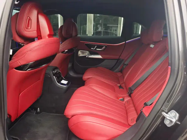 Mercedes-Benz E-Class — Фото автомобиля 29