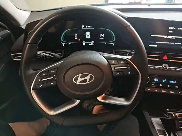 Hyundai Elantra — Фото автомобиля 6