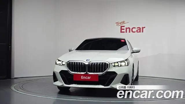 BMW 5 Series G60 — Фото автомобиля 3