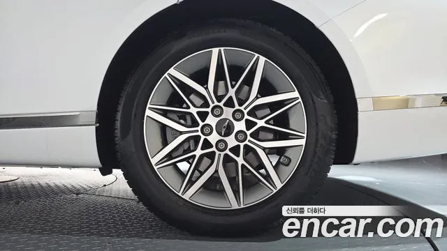 Genesis G80 RG3 — Фото автомобиля 6