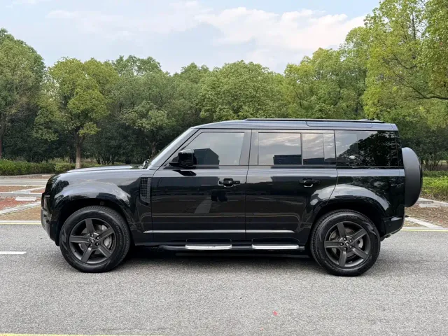 Land Rover Defender — Фото автомобиля 20
