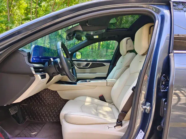Cadillac CT6 — Фото автомобиля 10