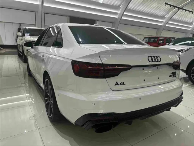 Audi A4L — Фото автомобиля 20