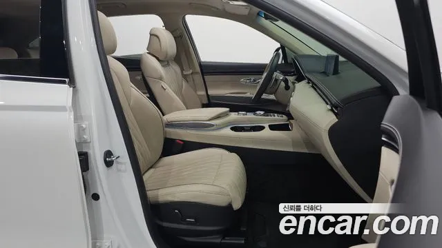 Genesis GV70 — Фото автомобиля 9