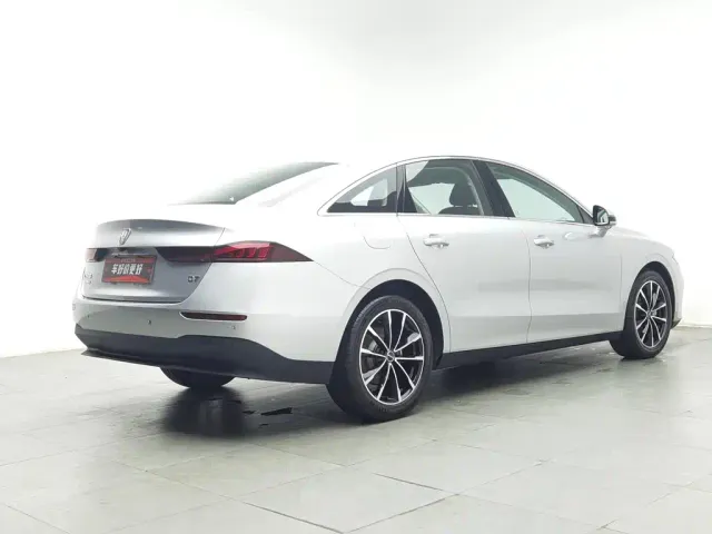 Roewe D7 — Фото автомобиля 2