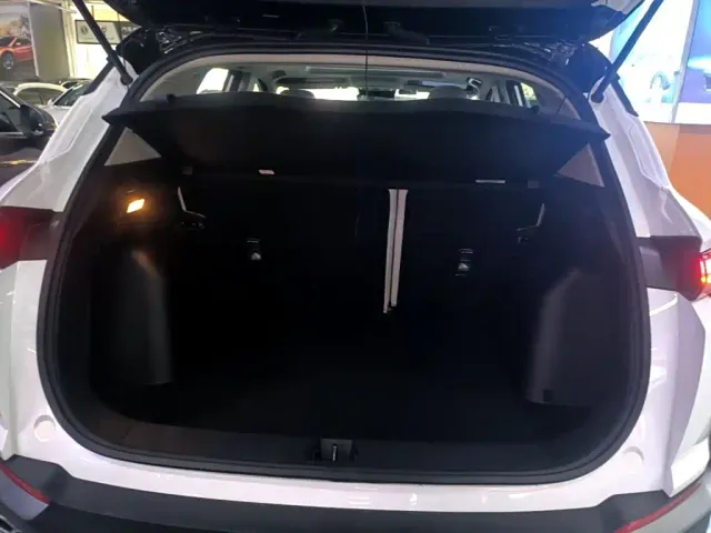Geely Binyue — Фото автомобиля 8