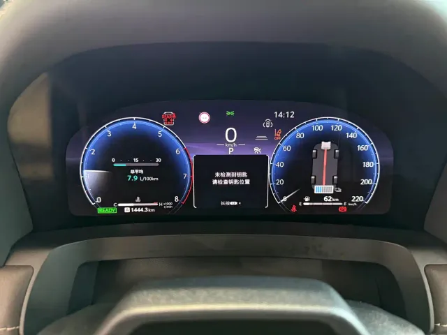 Toyota Alphard — Фото автомобиля 9