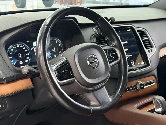 Volvo XC90 — Фото автомобиля 13