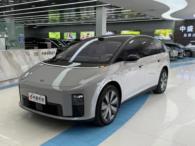 Фотография автомобиля — Li Auto i8