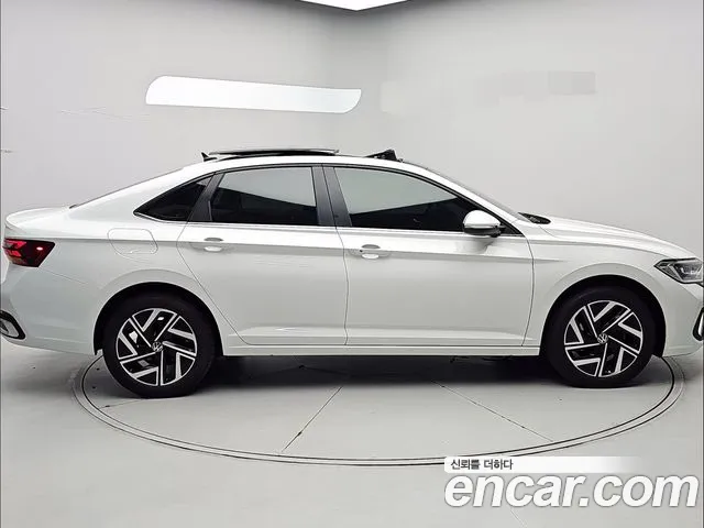 Volkswagen Jetta — Фото автомобиля 2