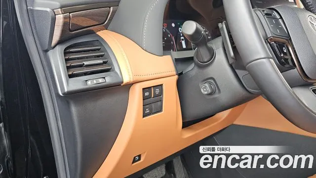 Toyota Alphard — Фото автомобиля 26
