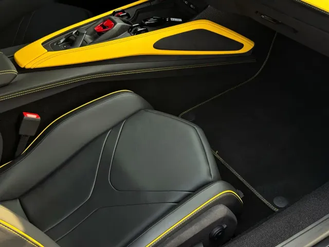 Lamborghini Revuelto — Фото автомобиля 16